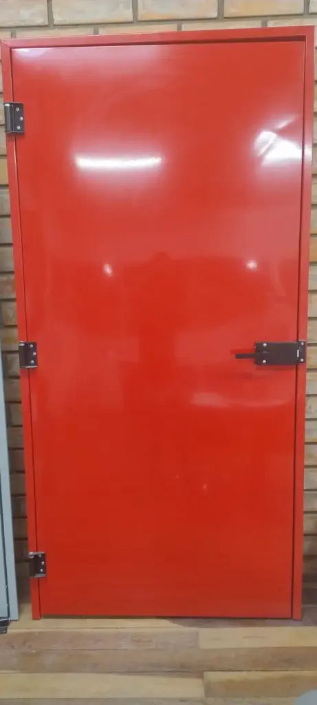 porta corta fogo vermelha dupla